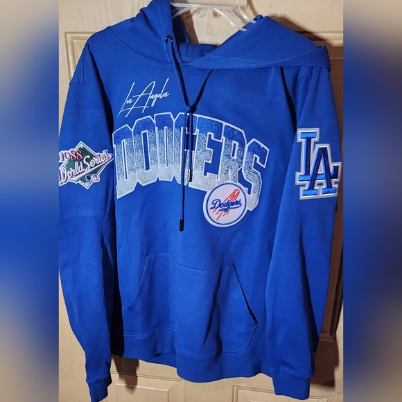 LOS ANGELES DODGERS REPRESENT LA PATCH ON HOOD PULLOVER HOODIE XLARGE